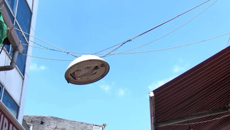 İstanbul’da Korkutan Elektrik Kablo İhmalDİKKAT!