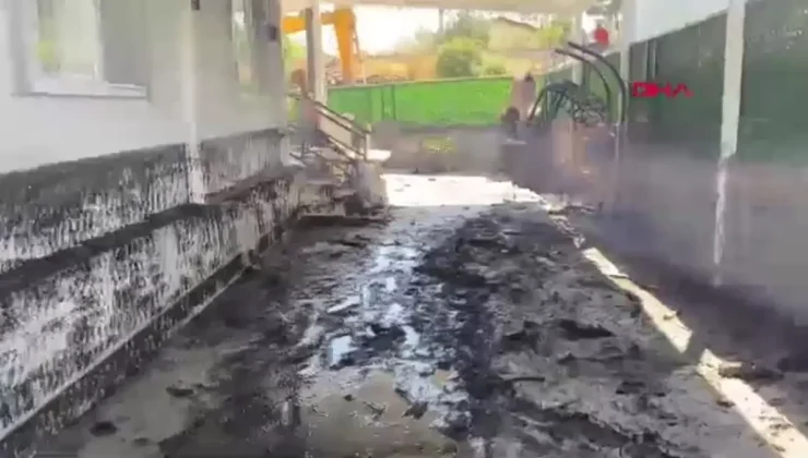 Menderes’te Şiddetli Yağış Yolu Çöktürdü!