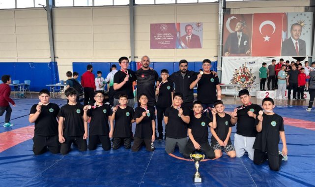 Menemen Güreş Takımı, Cumhuriyet Turnuvası’nda Parlaksı