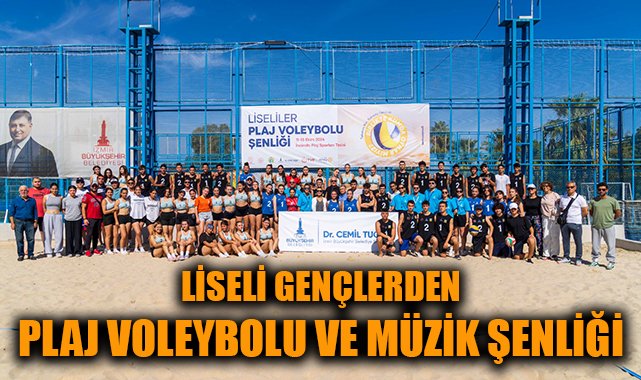 “Gençler Plajda Voleybol ve Müzikle Coşuyor!”