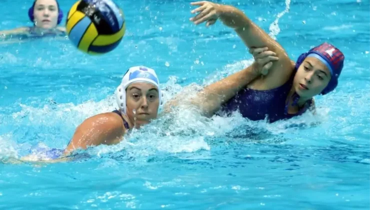 İzmir Sutopu Kadın Takımı Namağlup Final 8’e Yükseldi!