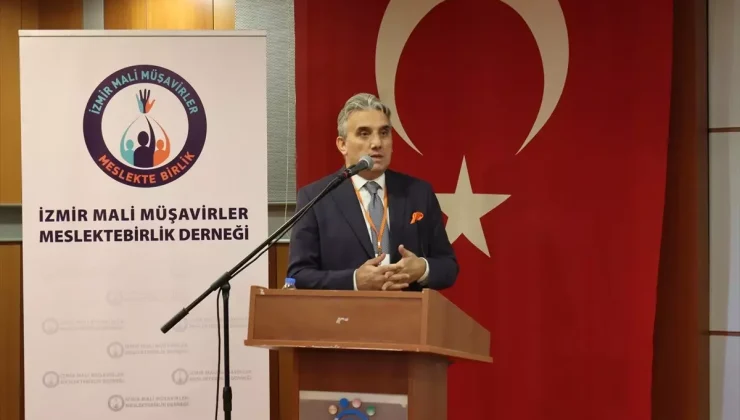 İzmir’de Mali Müşavirlerin Dijital Dönüşümü Tartışıldı
