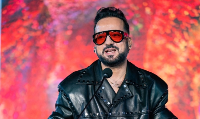 Emre Erdemoğlu: Moda Dünyasının Parlayan Yıldızı!