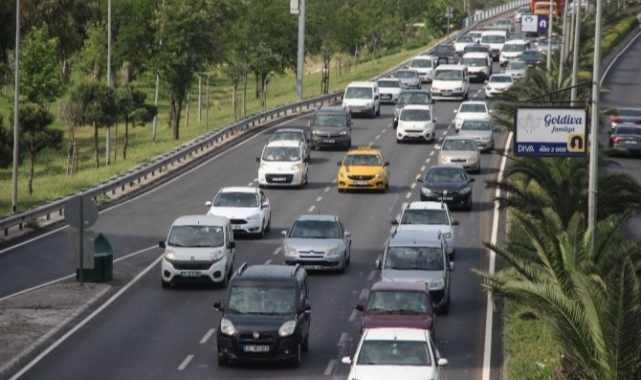 İzmir’de Trafiğe Kayıtlı Taşıt Sayısı Rekor Kırdı!