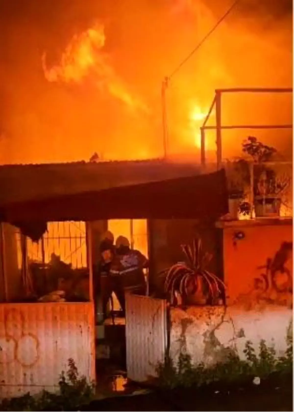 İzmir’de Ev Yangını: Can Kayıbı Yok!