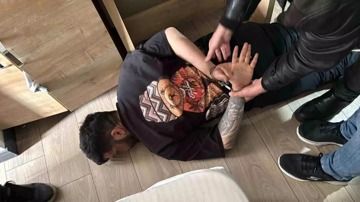 İzmir’de Taksiciye Çakmakla Gasb Suçlaması!