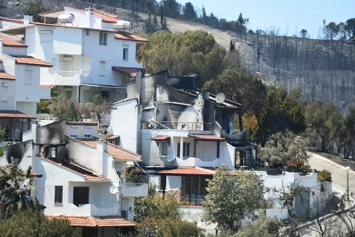 Seferihisar’da Yangın: Evler Kül Oldu!