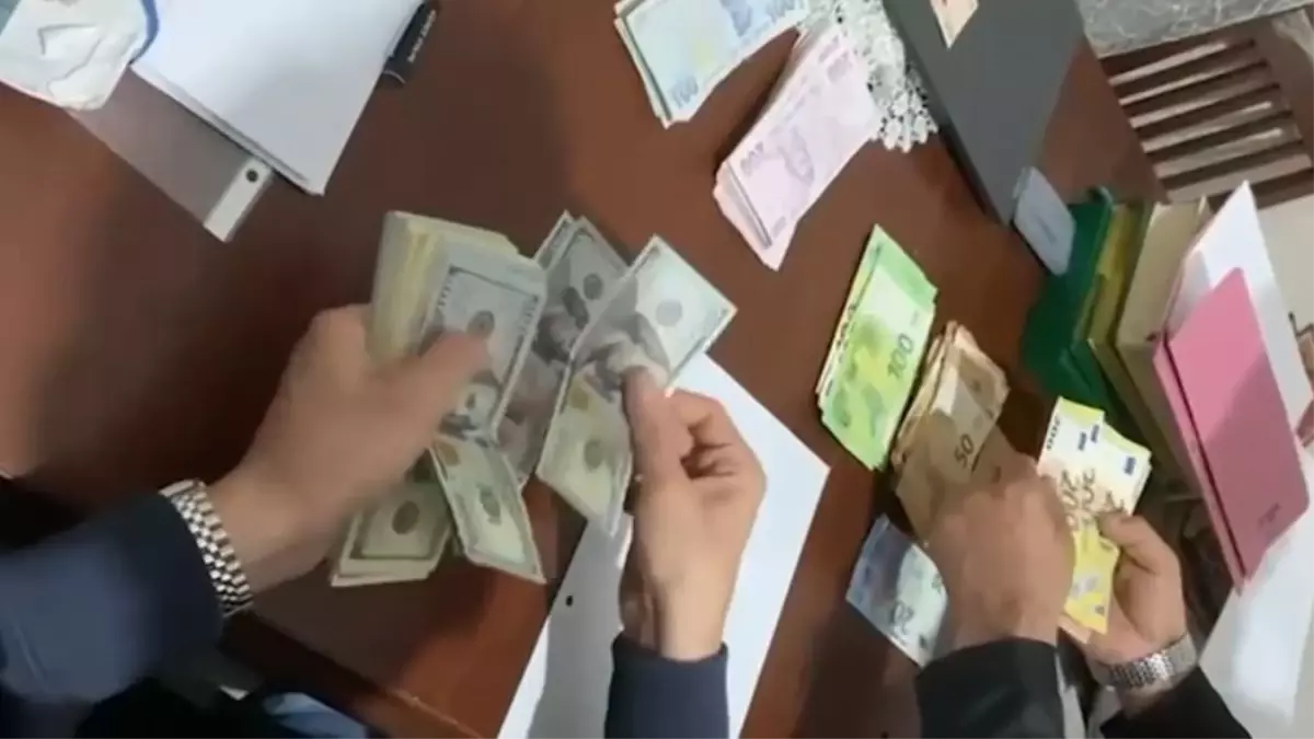 FETÖ’ye 64 ilde dev operasyon: 306 gözaltı!