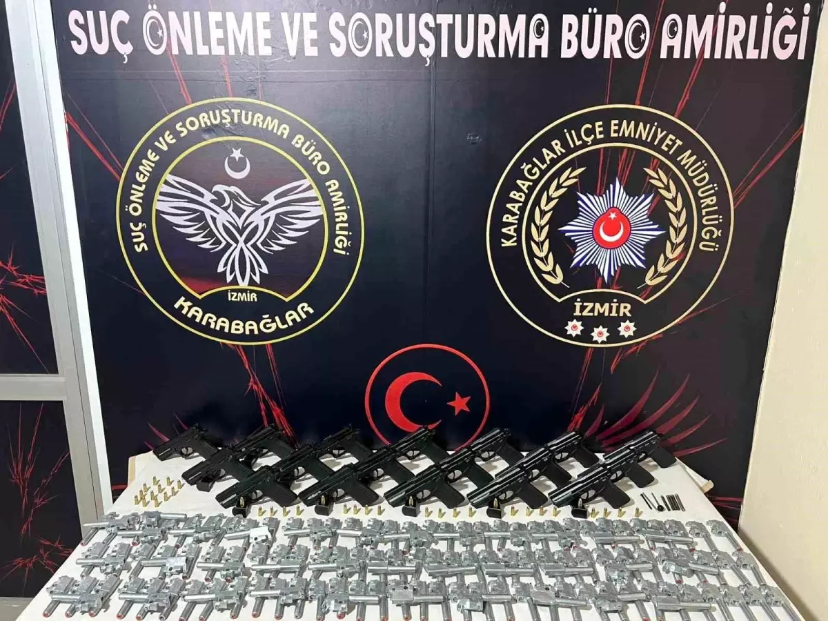 İzmir’de Silah Ticareti Operasyonu: 4 Şüpheli Yakalandı