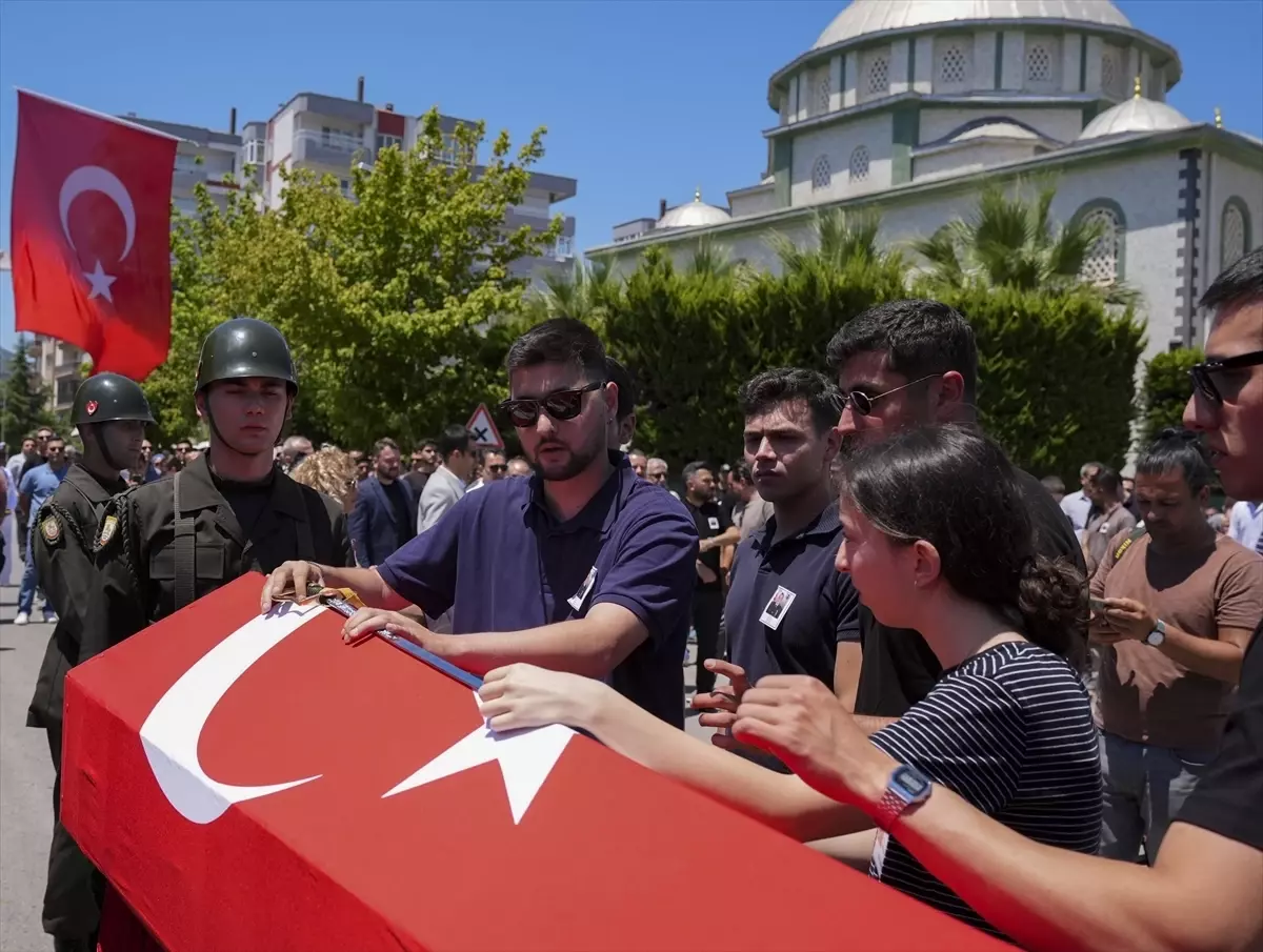 Şehit Üsteğmen Ege Akar’a Vefa Dolu Cenaze Töreni