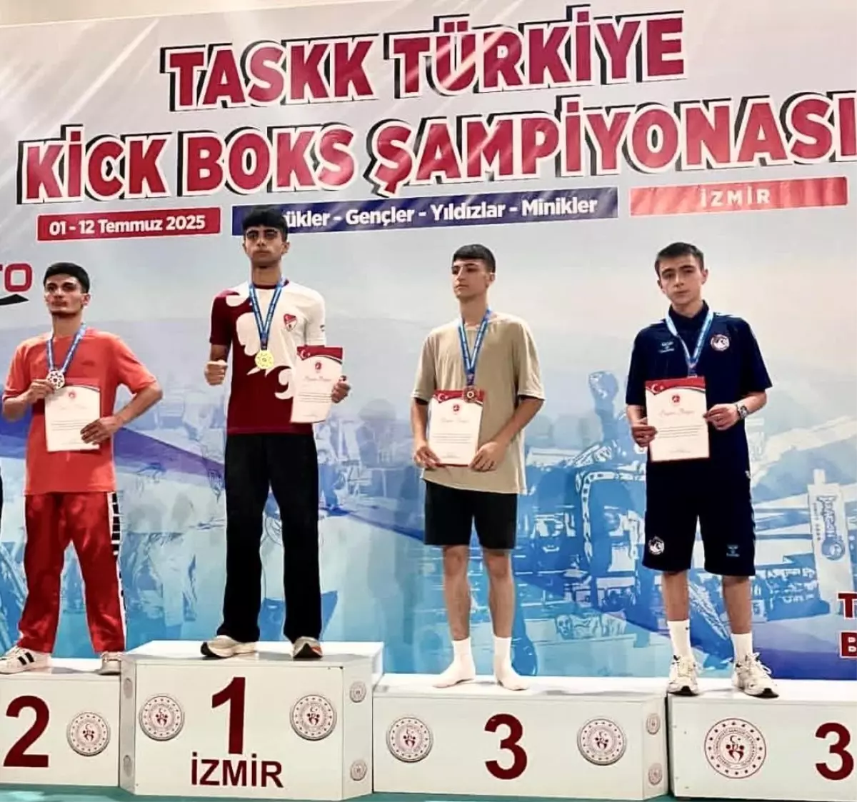 Elazığlı Sporcular Kick Boks’ta 8 Bronz Madalya Kazandı!