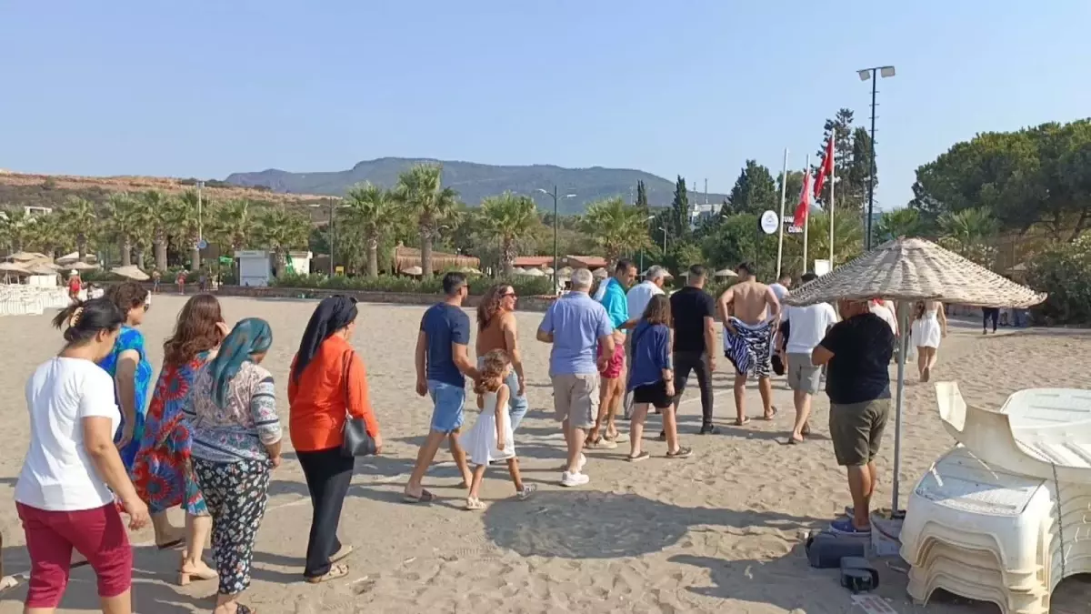 İzmir’de Kına Gecesi Geleneği Plajda Kutlandı!