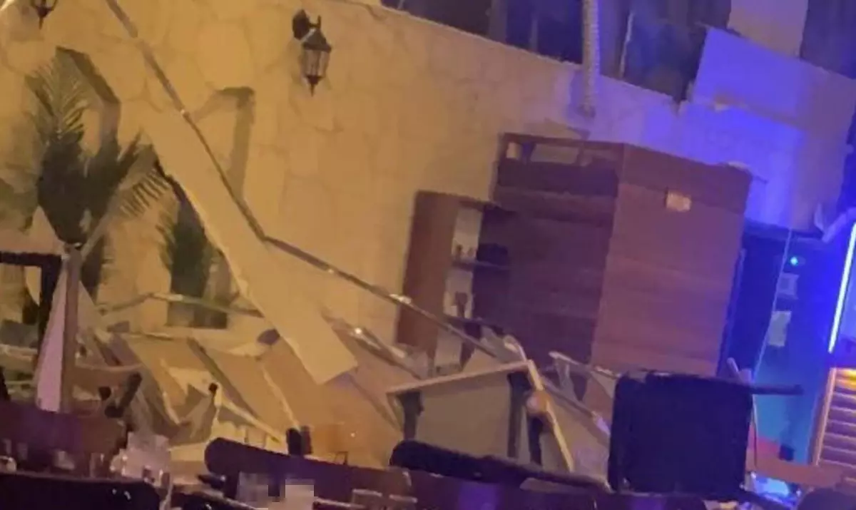 Bornova’da Eğlence Mekanında Dekor Devrildi: 6 Yaralı