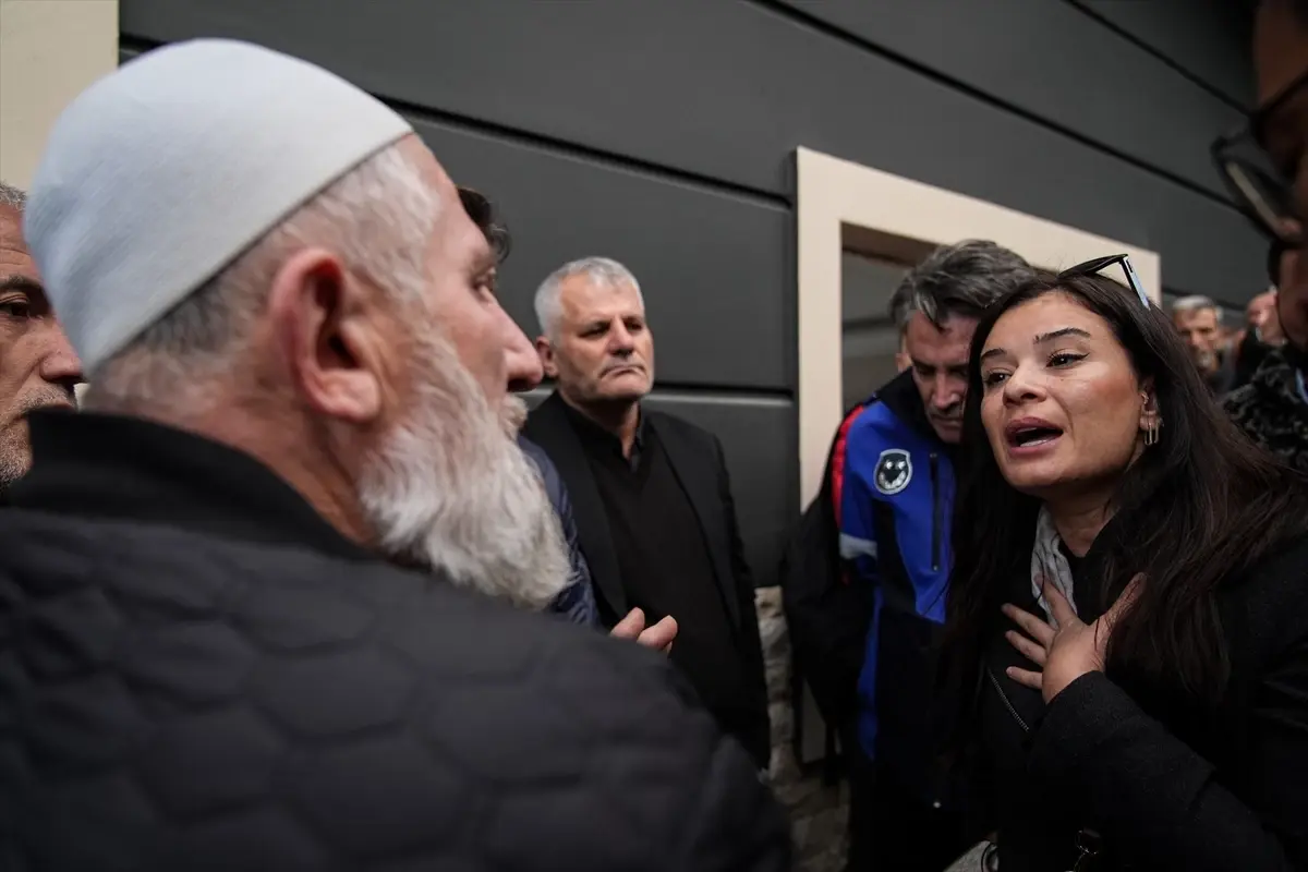 İzmir’de Taziye Evi Krizi: Gergin Anlar Yaşandı!