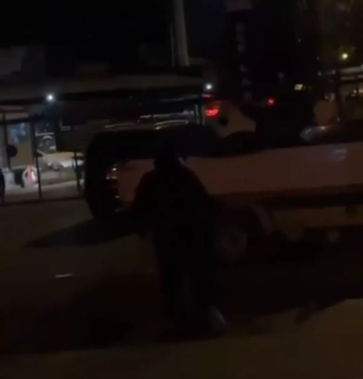 Buca’da Oto Galeriye Patlayıcı Saldırı! İki Gözaltı