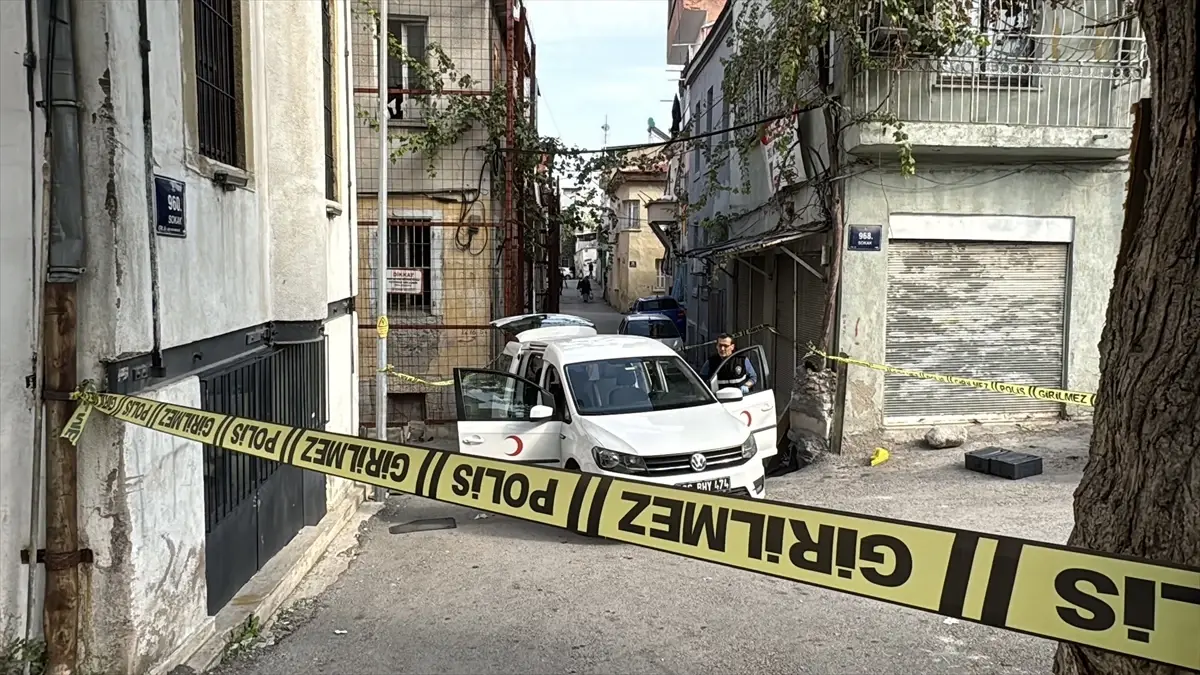 İzmir’de Yol Tartışması Kanlı Bitti: 1 Yaralı!