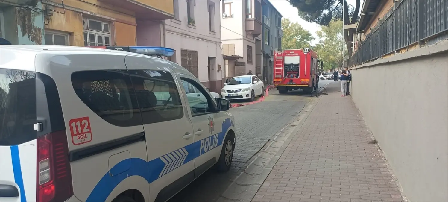 Ödemiş’te Metruk Binada Yangın Çıktı!