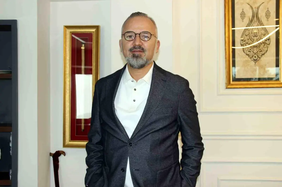 İzmir Tiyatrosunda 4 Milyonluk Harcama Eleştirildi!