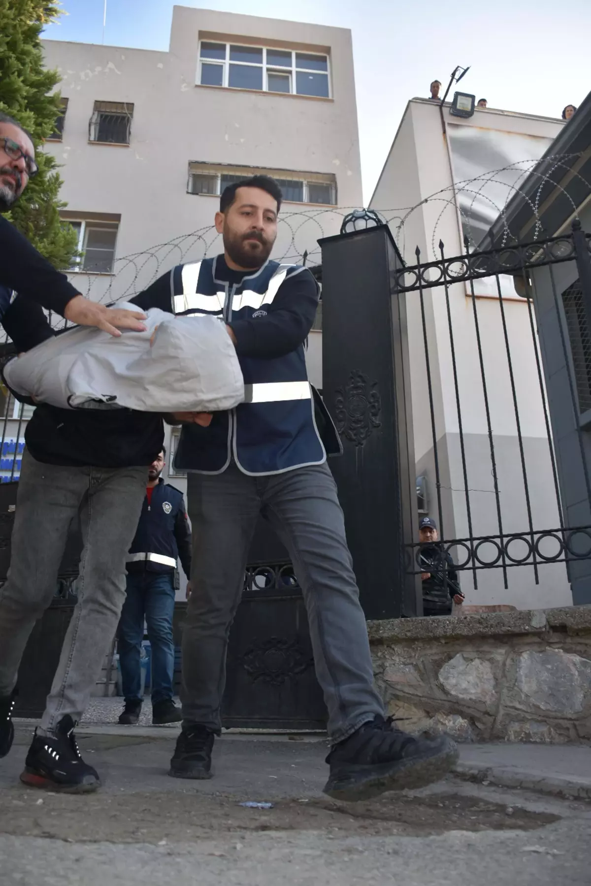 İzmir’de Şiddet Olayına Tutuklama Geldi!