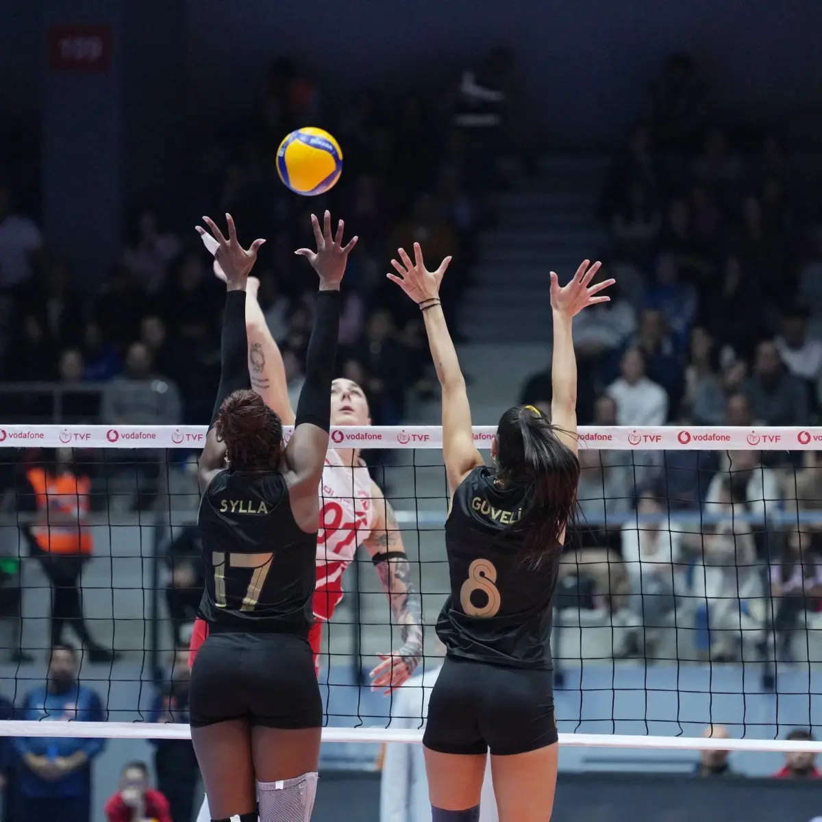 Galatasaray Deplasmanda Aras Kargo’yu Yendi!