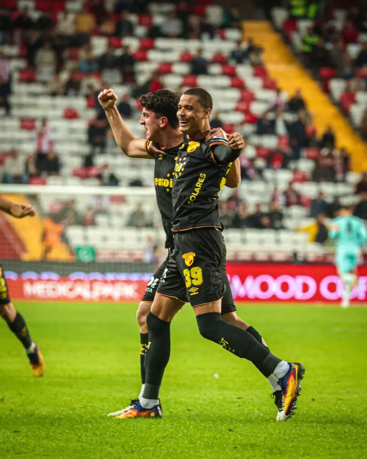 Göztepe – Trabzonspor: Kritik Mücadele İzmir’de!