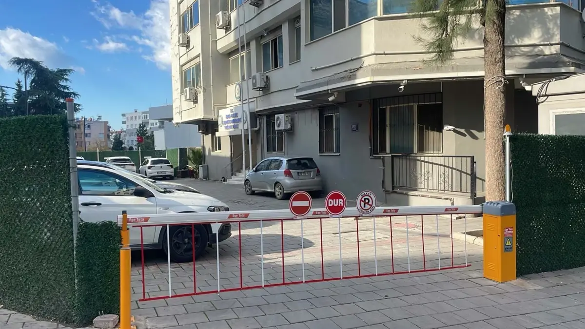 Eski CHP Başkanına Zimmet Suçlaması: 8 Gözaltı!