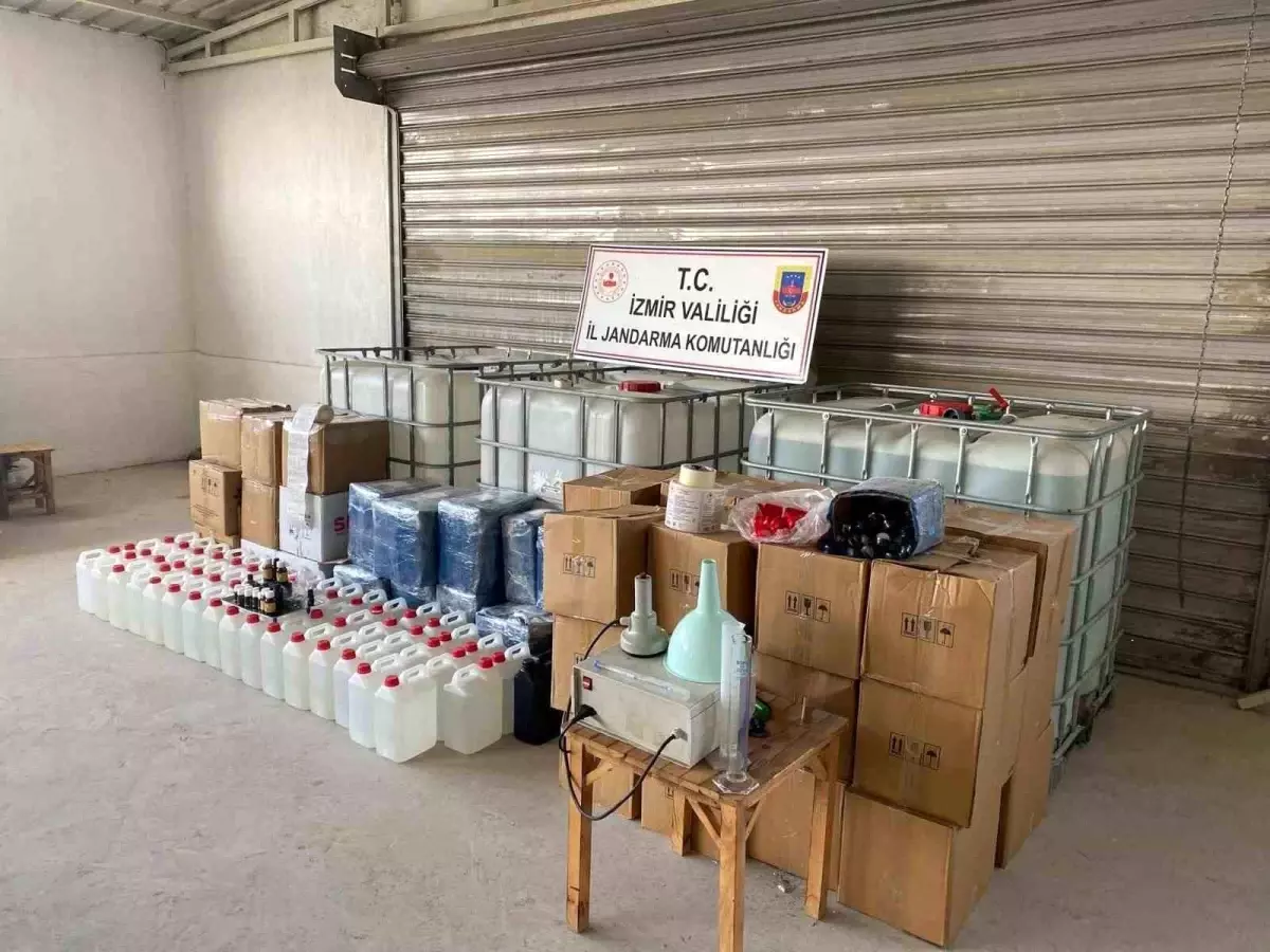 İzmir’de Yılbaşı İçin 3 Bin Litre Kaçak Alkol Ele Geçirildi!