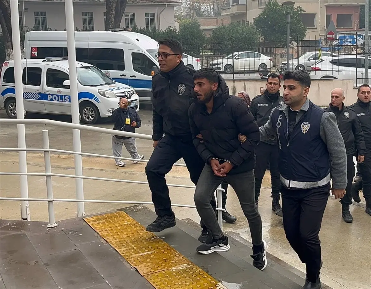 Bayındır’da Kavga: İki Kişi Tutuklandı!