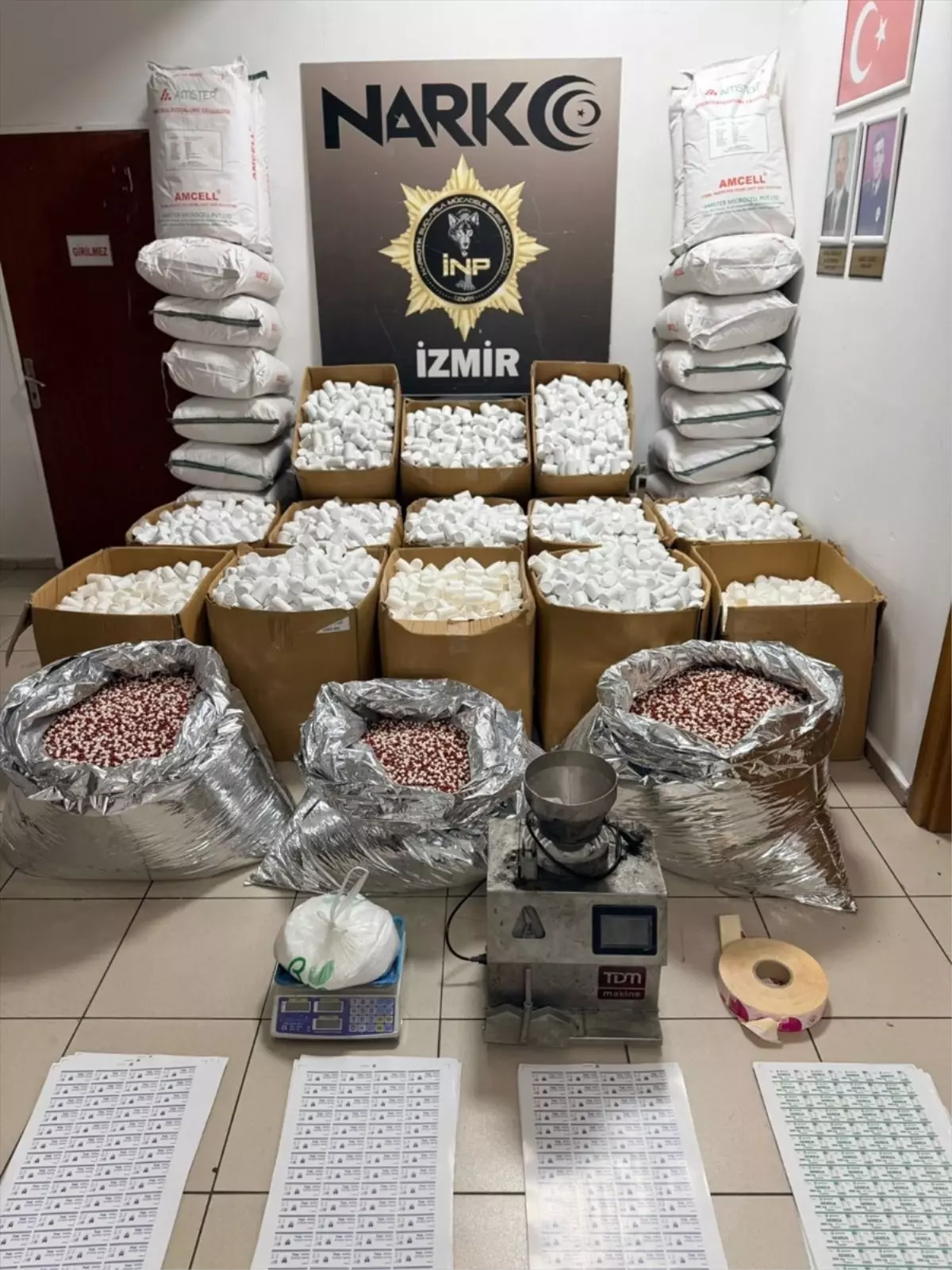 İzmir’de 2.3 Milyon Uyuşturucu Hap Ele Geçirildi!