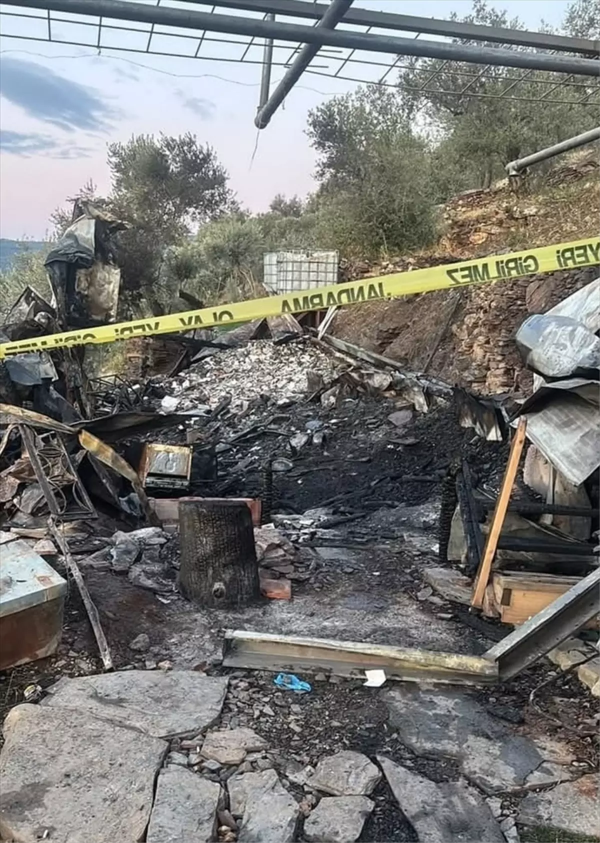 Bayındır’da Yangın Faciası: 1 Ölü, 1 Yaralı!