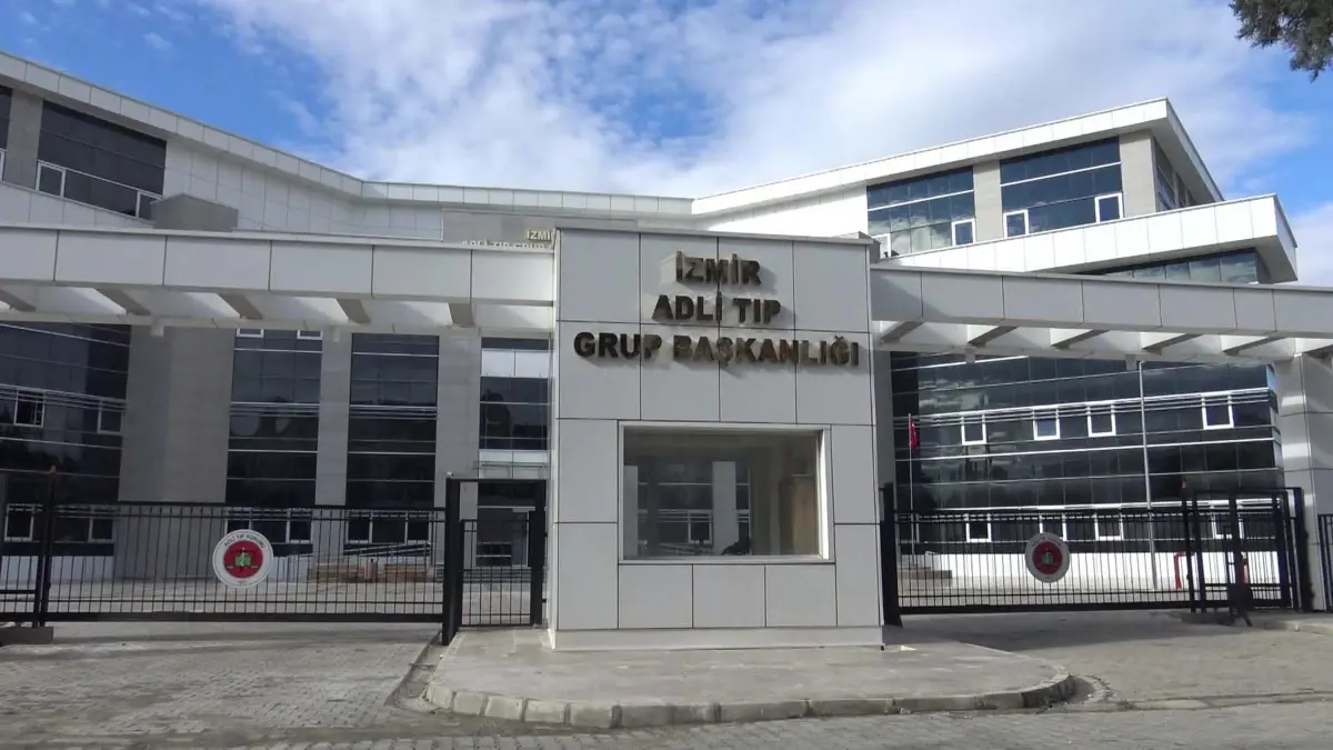 İzmir’de Genç Adamın Cesedi Denizde Bulundu