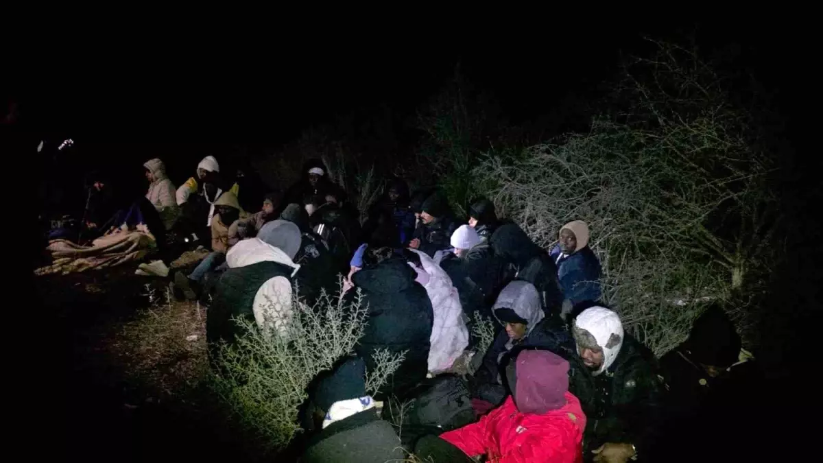 İzmir’de 79 Düzensiz Göçmen Yakalandı!