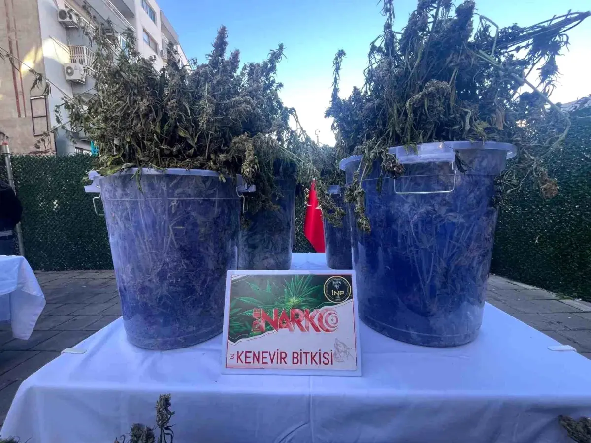 İzmir’de 3 Milyon Sentetik Ecza Ele Geçirildi!