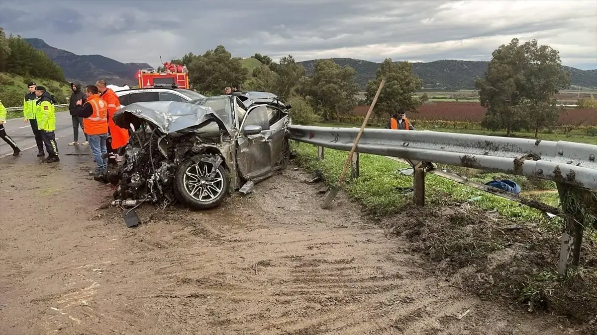 İzmir’de Zincirleme Kaza: 4 Yaralı!