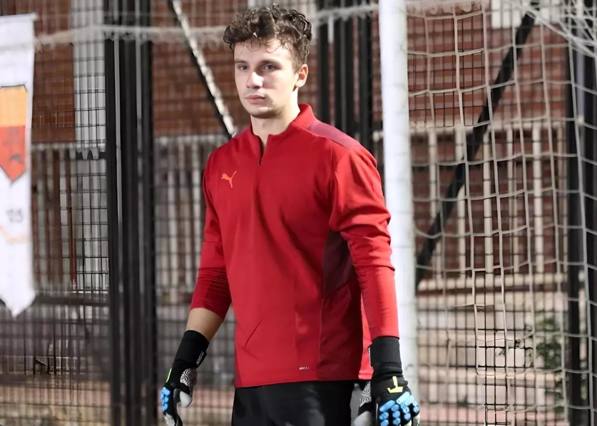 İzmirli Girişimci Kaleci Kiralıyor, Takımları Kurtarıyor!