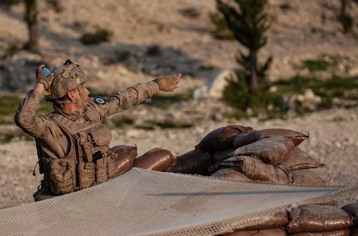 İzmir’de Jandarma Savaşçı Yarışması Başladı!