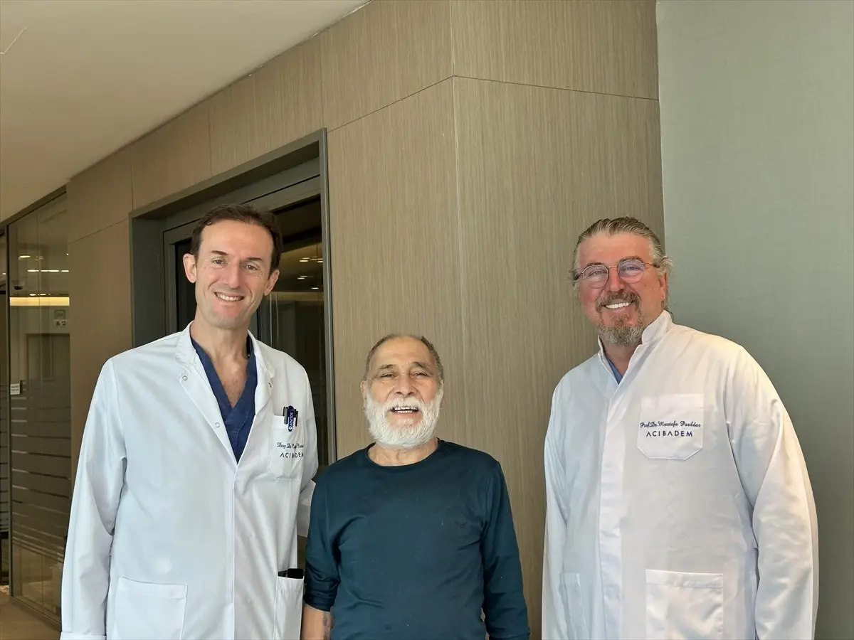 İzmir’de Aort Yırtığına Çözüm: Hasta Hayata Döndü!