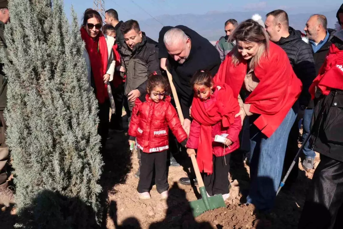 Menemen’de Bebekler İçin Fidan Dikme Etkinliği