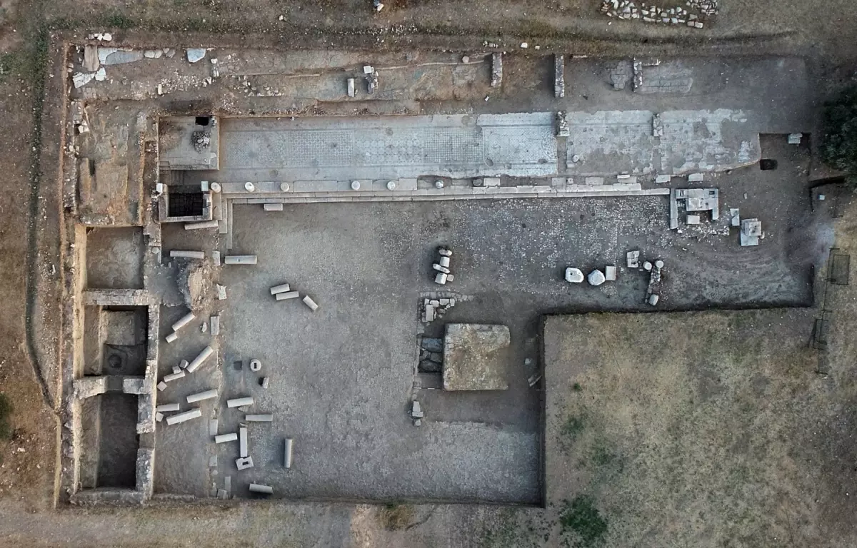 2.200 Yıllık Mermer Tanrıça Başı İzmir’de Bulundu!