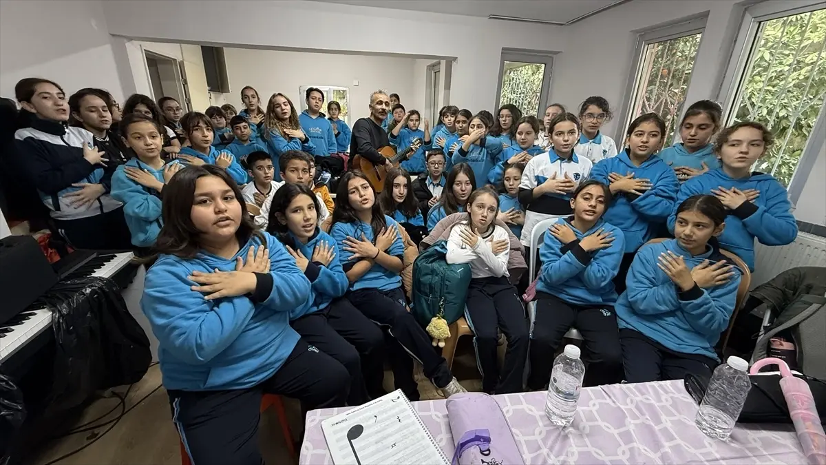 Öğretmenden Organ Bağışı İçin Farkındalık Şarkısı