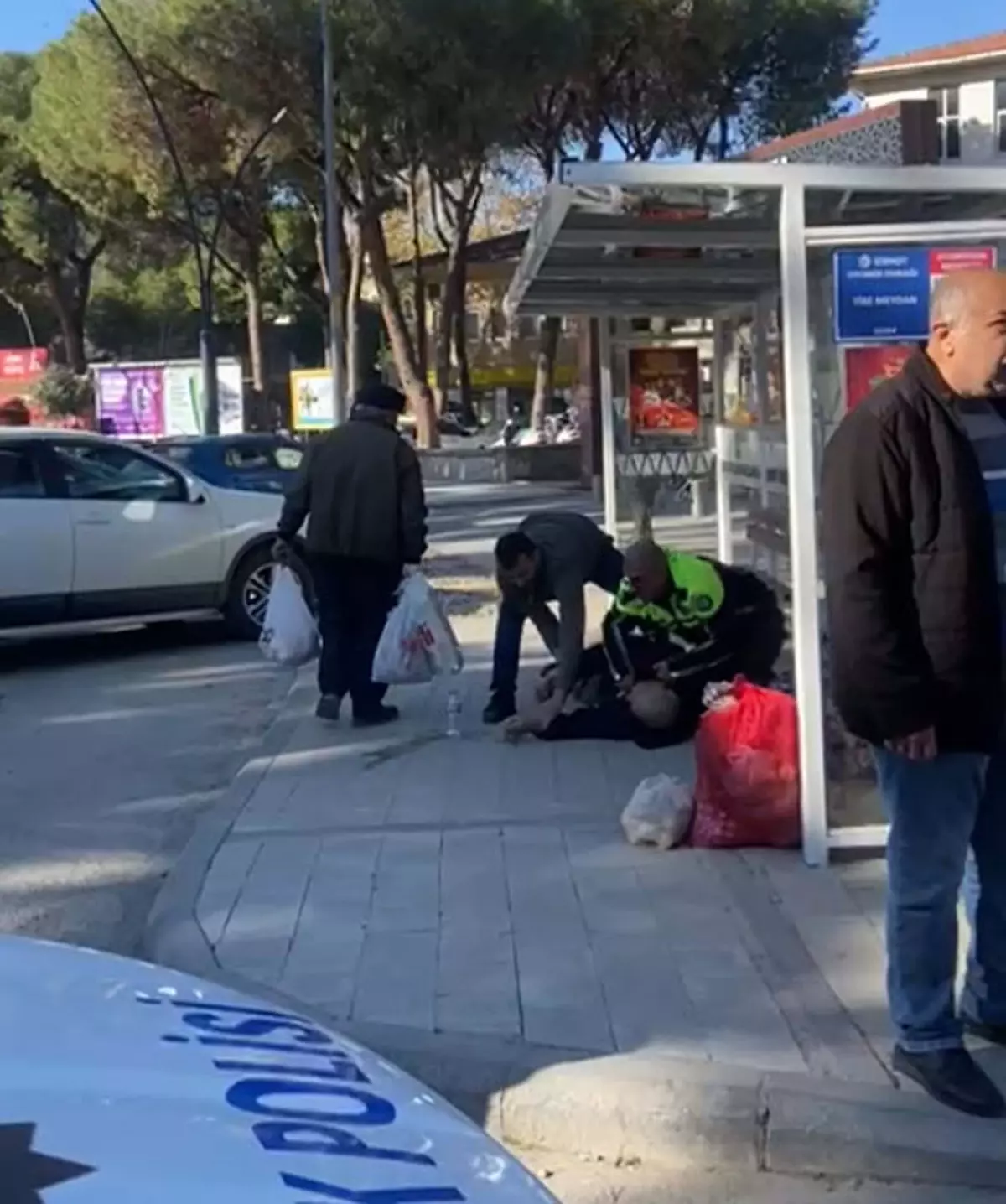 Polis, Kalp Krizi Geçiren Yaşlı Adamı Kurtardı!