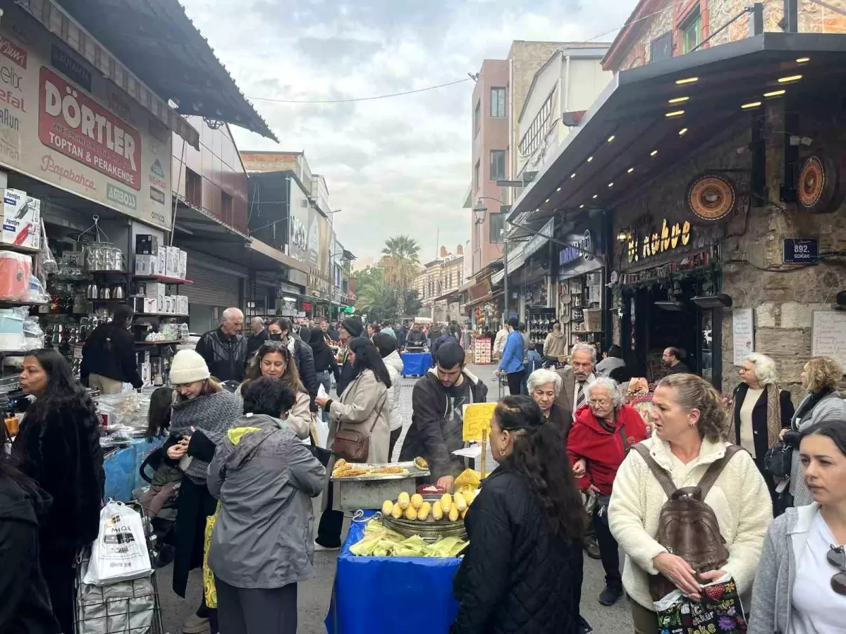 Kemeraltı Çarşısı’nda Yeni Yıl Coşkusu!