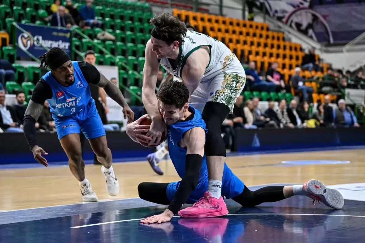 Aliağa, Fenerbahçe’yi Ağırlıyor: Kritik Maç!