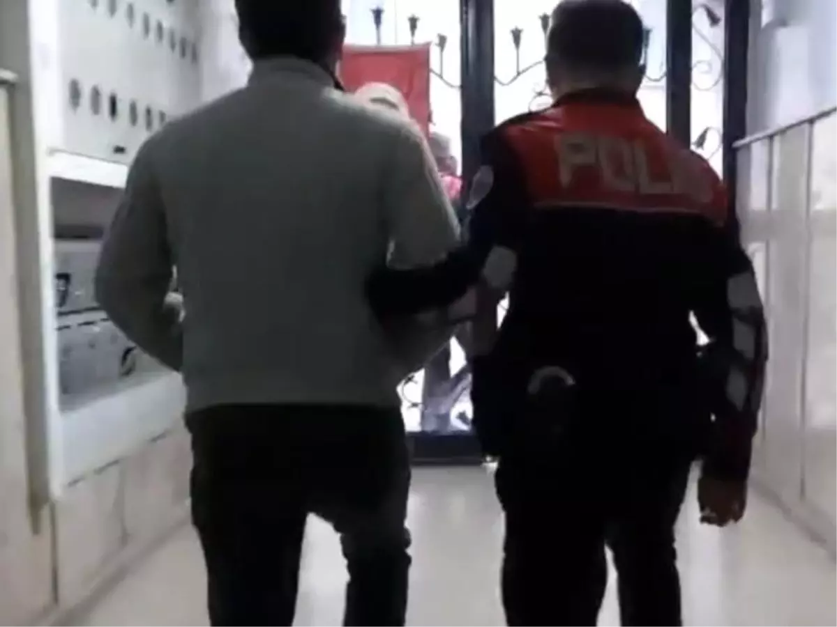 İzmir’de Eş Zamanlı Operasyonda 143 Şahıs Yakalandı!