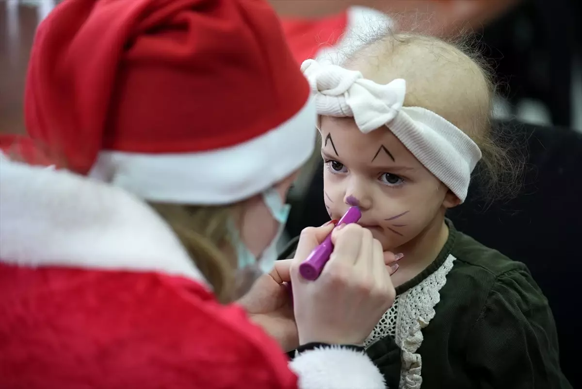 Kanserle Mücadele Eden Çocuklara Yeni Yıl Umudu