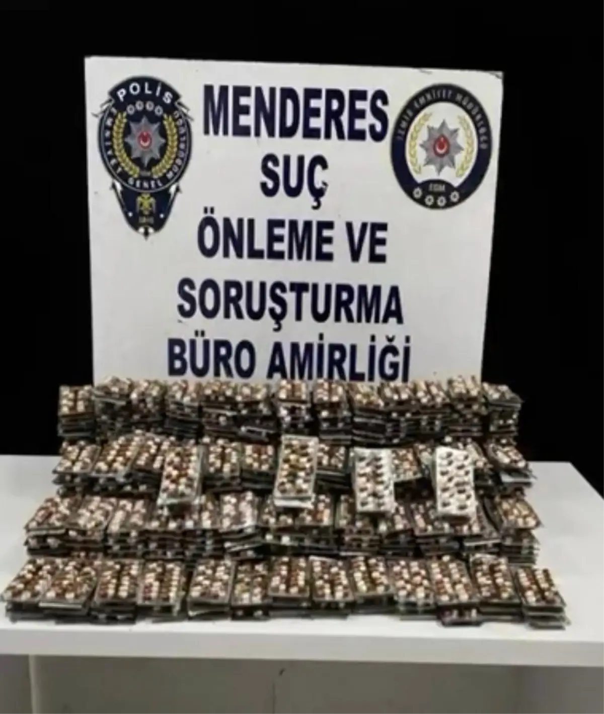 İzmir’de Toprağa Gömülü 9 Bin Uyuşturucu Ele Geçirildi!