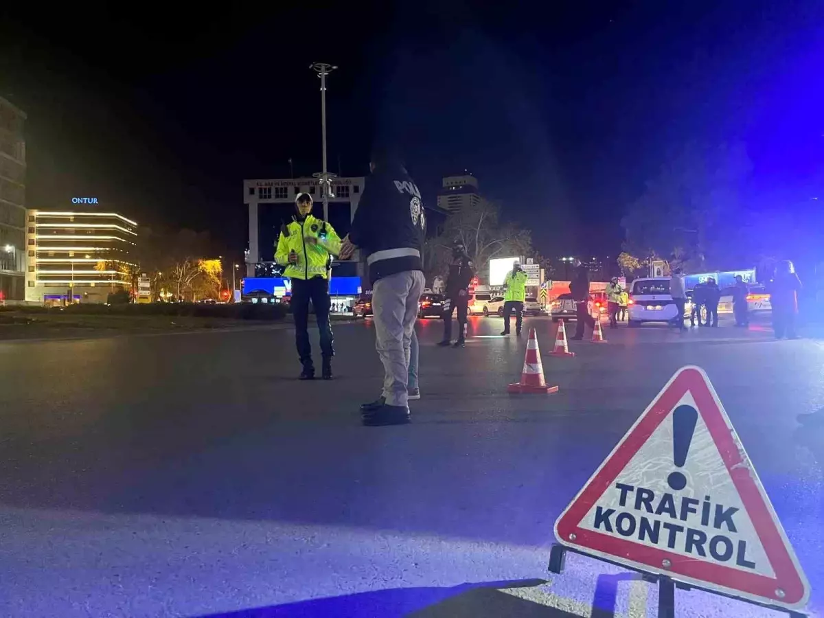 İzmir’de Yeni Yıl İçin Güvenlik Önlemleri Artırıldı