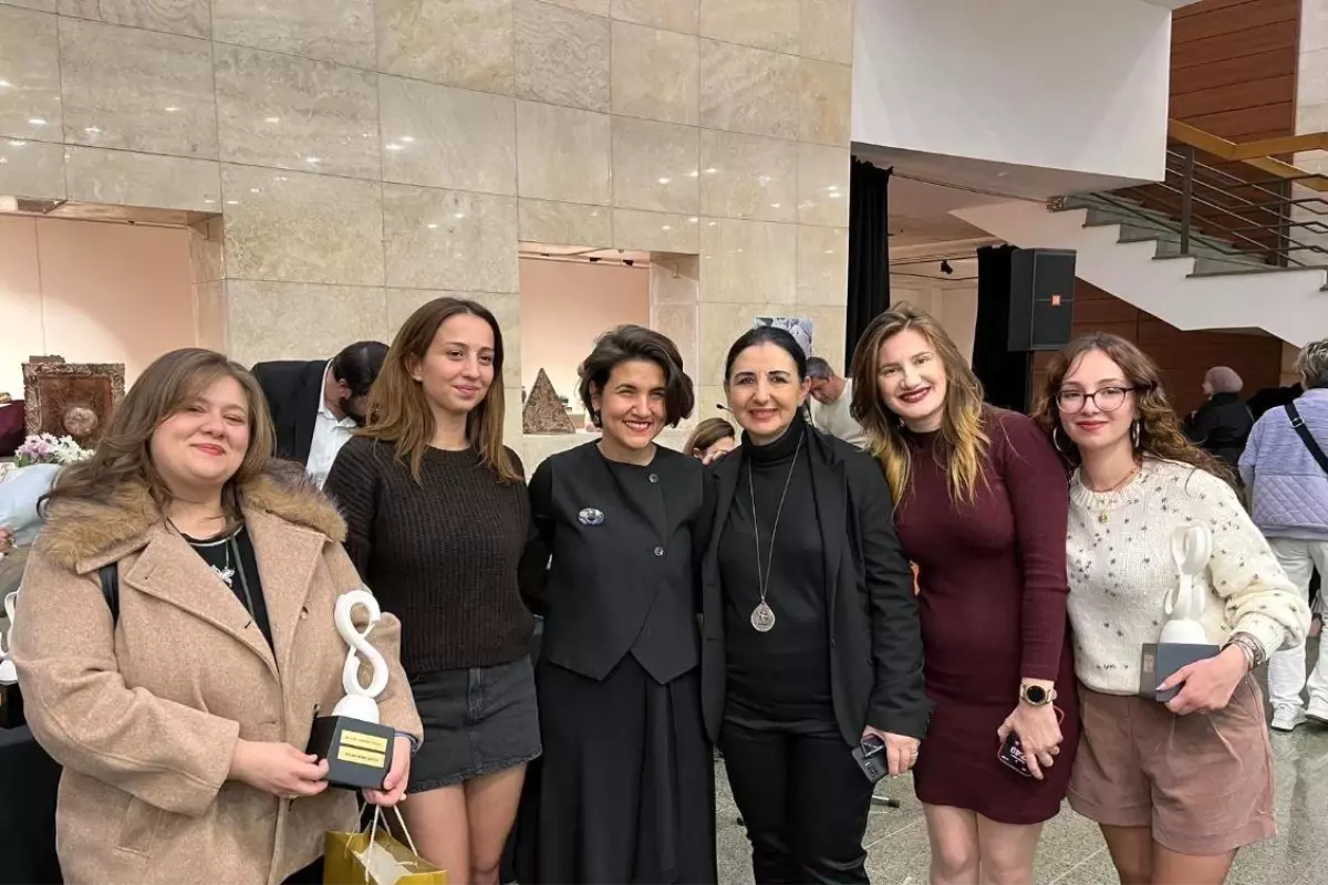 BŞEÜ Öğrencileri İzmir’de Seramik Başarısı Elde Etti