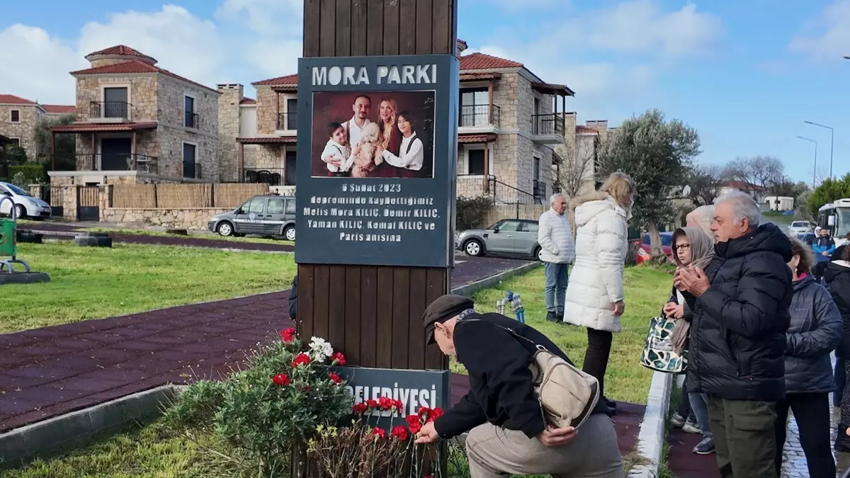 Depremde Kaybedilen Mora Ailesi Anıldı