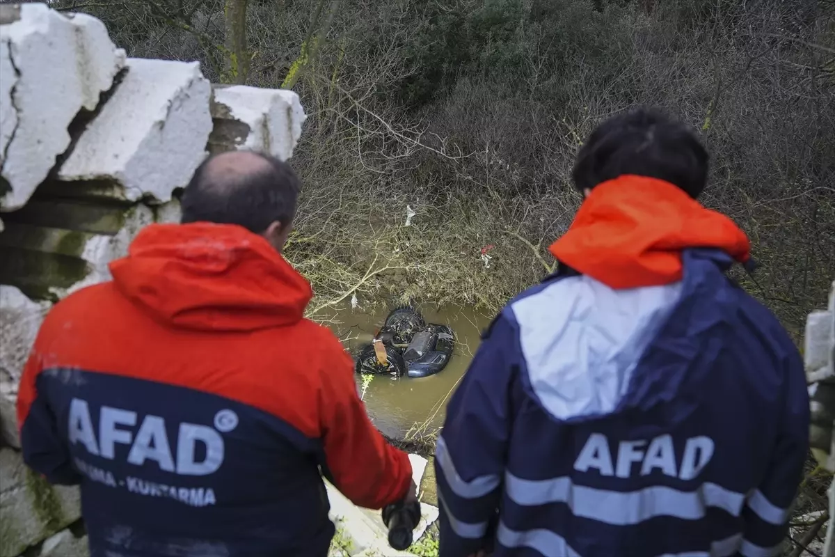 Dereye Düşen Aracın İçinde Korkunç Buluntu!